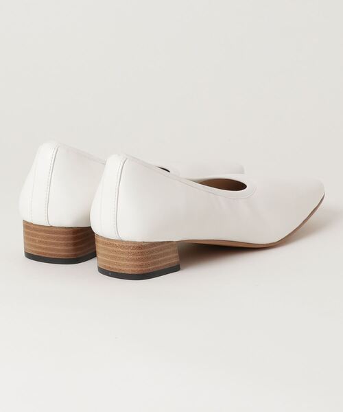 603(ロクマルサン)の「603 スクエアトゥアパンプス/シンセティックレザー(パンプス・レディース・ホワイト・SMALL/MEDIUM/LARGE)」の2枚目の写真