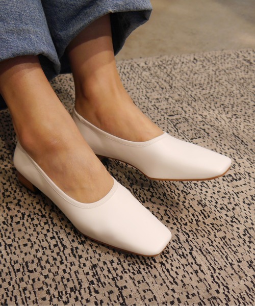 603(ロクマルサン)の「603 スクエアトゥアパンプス/シンセティックレザー(パンプス・レディース・ホワイト・SMALL/MEDIUM/LARGE)」の6枚目の写真