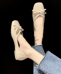 リボン付きレザータッチパンプス