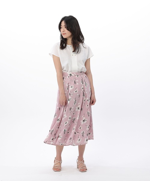 Fabulous Angela(ファビュラスアンジェラ)の「タックフラワースカート(スカート・レディース・グレイッシュベージュ/ラベンダー/ブラック・FREE)」の14枚目の写真