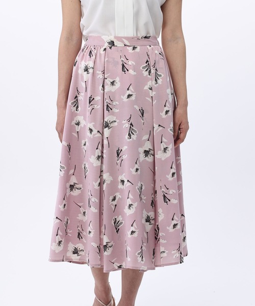 Fabulous Angela(ファビュラスアンジェラ)の「タックフラワースカート(スカート・レディース・グレイッシュベージュ/ラベンダー/ブラック・FREE)」の15枚目の写真