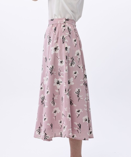 Fabulous Angela(ファビュラスアンジェラ)の「タックフラワースカート(スカート・レディース・グレイッシュベージュ/ラベンダー/ブラック・FREE)」の16枚目の写真