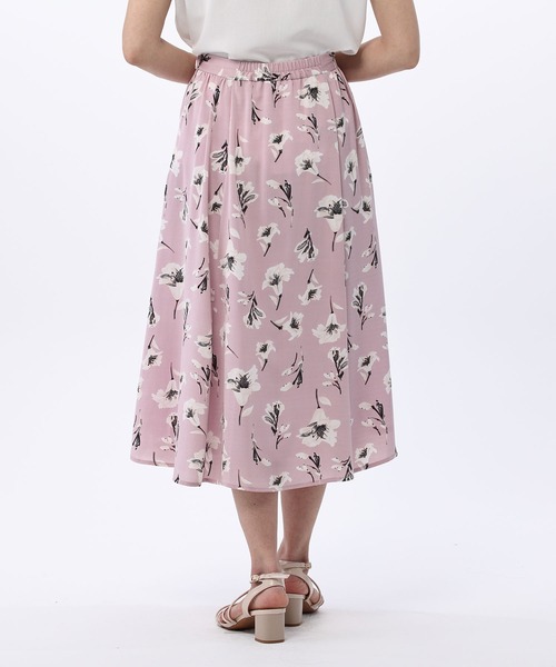 Fabulous Angela(ファビュラスアンジェラ)の「タックフラワースカート(スカート・レディース・グレイッシュベージュ/ラベンダー/ブラック・FREE)」の17枚目の写真