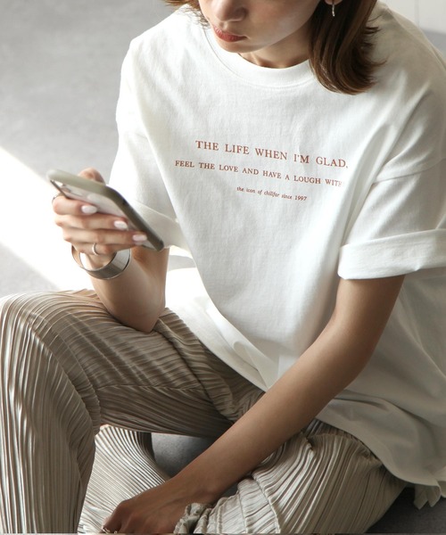 Chillfar（チルファー）の「半袖ロゴプリントＴシャツ（Tシャツ/カットソー・レディース・ホワイト系/ホワイト×ブルー/ホワイト系1/ホワイト系2/ホワイト×イエロー/ホワイト×グリーン/ブラック×ホワイト・FREE）」の5枚目の写真