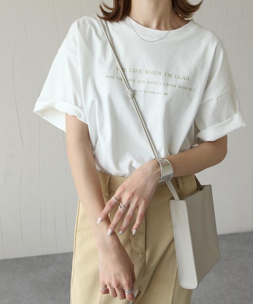Chillfar（チルファー）の「半袖ロゴプリントＴシャツ（Tシャツ/カットソー・レディース・ホワイト系/ホワイト×ブルー/ホワイト系1/ホワイト系2/ホワイト×イエロー/ホワイト×グリーン/ブラック×ホワイト・FREE）」の3枚目の写真