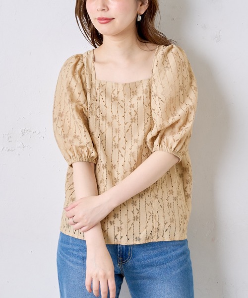 natural couture（ナチュラルクチュール）の「ストライプフラワーレースバルーンスリーブブラウス（シャツ/ブラウス・レディース・ブラック/ベージュ/ブラウン/オフホワイト・FREE）」の4枚目の写真