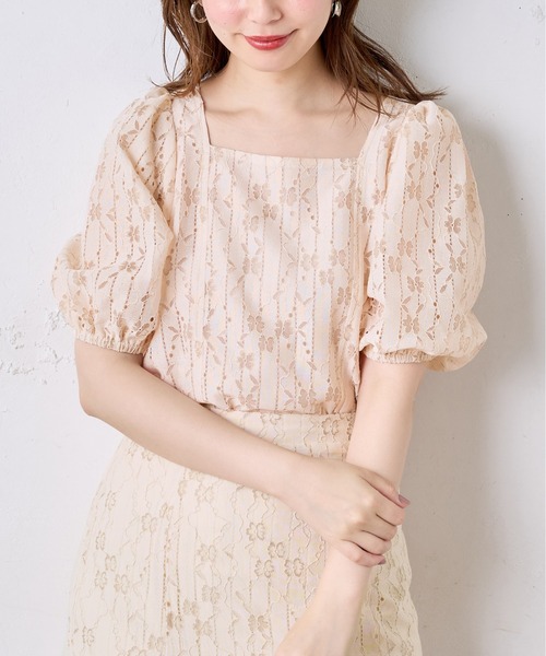 natural couture（ナチュラルクチュール）の「ストライプフラワーレースバルーンスリーブブラウス（シャツ/ブラウス・レディース・ブラック/ベージュ/ブラウン/オフホワイト・FREE）」の2枚目の写真