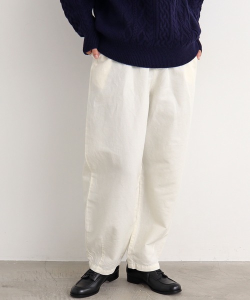chambre de charme(シャンブルドゥシャーム)の「cdc コットン/リネンツイル タックテーパードパンツ(その他パンツ・レディース・キナリ/カーキ/ブラック/ホワイト・FREE)」の2枚目の写真