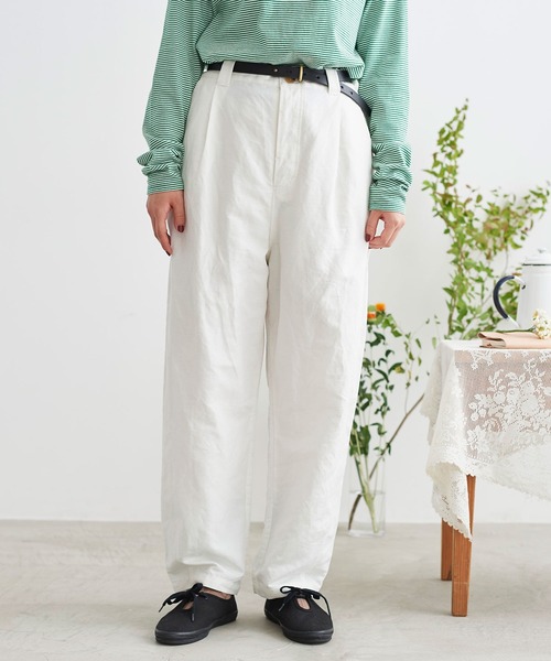 chambre de charme(シャンブルドゥシャーム)の「cdc コットン/リネンツイル タックテーパードパンツ(その他パンツ・レディース・キナリ/カーキ/ブラック/ホワイト・FREE)」の7枚目の写真