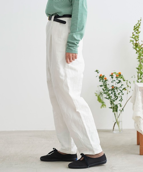 chambre de charme(シャンブルドゥシャーム)の「cdc コットン/リネンツイル タックテーパードパンツ(その他パンツ・レディース・キナリ/カーキ/ブラック/ホワイト・FREE)」の12枚目の写真