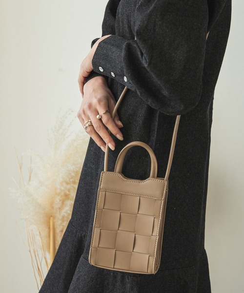 rectangle（レクタングル）の「メッシュショルダーバッグ（ショルダーバッグ・レディース・ブラック/グリーン/ベージュ/アイボリー/イエロー/ブラウン・FREE）」の4枚目の写真