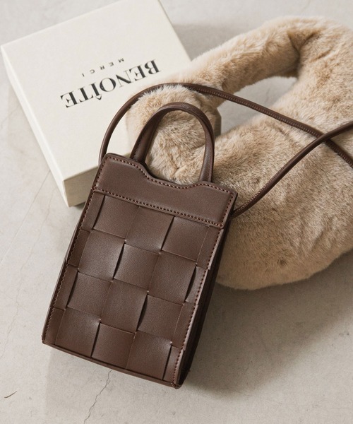 rectangle（レクタングル）の「メッシュショルダーバッグ（ショルダーバッグ・レディース・ブラック/グリーン/ベージュ/アイボリー/イエロー/ブラウン・FREE）」の2枚目の写真