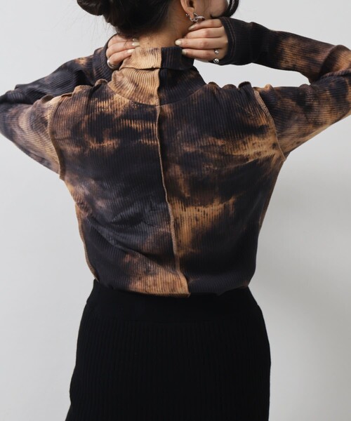 PUBLUX(パブリュクス)の「▽【PUBLUX/パブリュクス】タイダイテレコタートルトップス◇(Tシャツ/カットソー・レディース・ブラック/グレイッシュベージュ/ダークオレンジ・フリ-)」の3枚目の写真