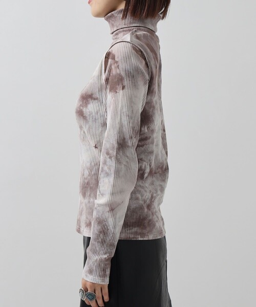 PUBLUX(パブリュクス)の「▽【PUBLUX/パブリュクス】タイダイテレコタートルトップス◇(Tシャツ/カットソー・レディース・ブラック/グレイッシュベージュ/ダークオレンジ・フリ-)」の6枚目の写真