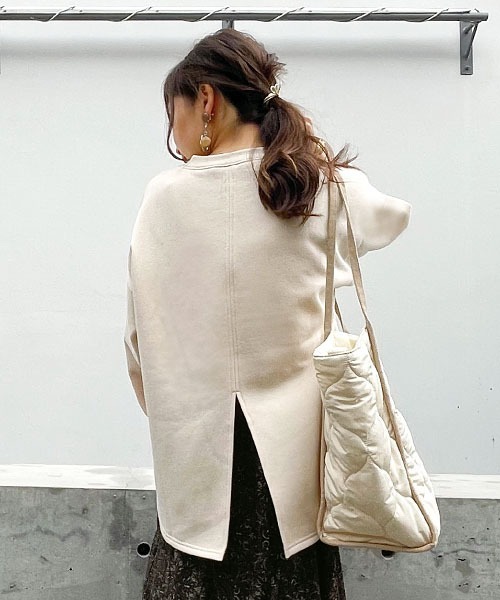 GeeRA(ジーラ)の「バックスリット裏起毛スウェット(スウェット・レディース・ベージュ/パープル・MEDIUM/SMALL/LARGE)」の10枚目の写真