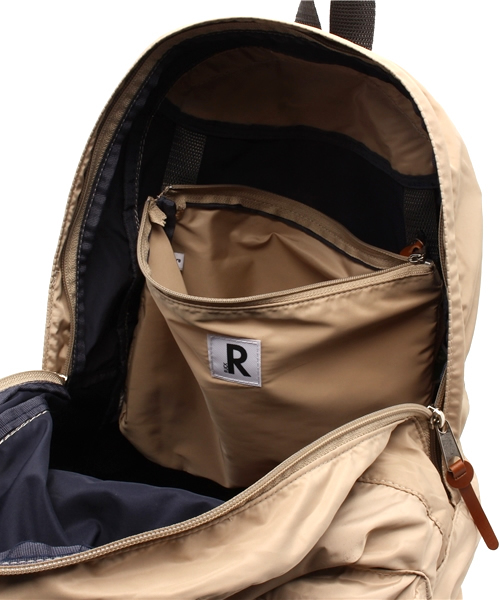 LBC(エルビーシー)の「レジスタントソレイユリュック(バックパック/リュック・レディース・ブラック/レッド/ネイビー/ベージュ/イエロー/オフホワイト/ワインレッド/グレー・ONE SIZE)」の13枚目の写真
