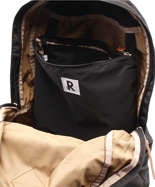 LBC(エルビーシー)の「レジスタントソレイユリュック(バックパック/リュック・レディース・ブラック/レッド/ネイビー/ベージュ/イエロー/オフホワイト/ワインレッド/グレー・ONE SIZE)」の15枚目の写真
