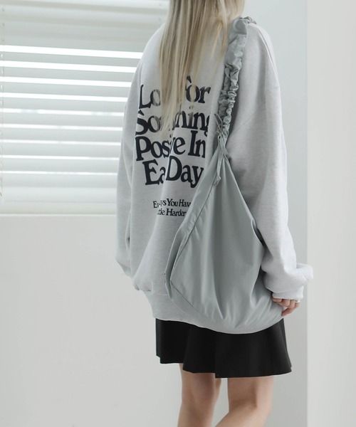 UNE MANSION（ユヌマンション）の「デイオーバーフィットトレーナー（Tシャツ/カットソー・レディース・クリーム/ライトグレー/ブラック・FREE）」の4枚目の写真