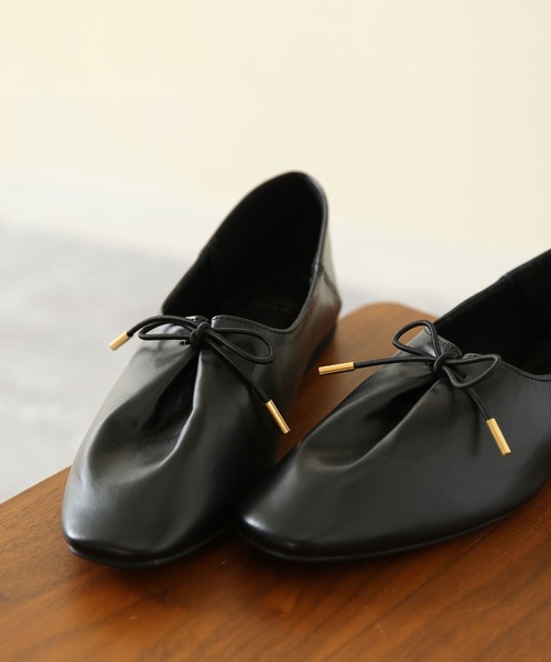menue（メヌエ）の「2wayスクエアトゥレースアップシューズ（ドレスシューズ・レディース・ブラック/アイボリー/グレイッシュベージュ・22.0cm/22.5cm/23.5cm/25.0cm/21.5cm/23.0cm/24.5cm/25.5cm/26.0cm/24.0cm）」の3枚目の写真