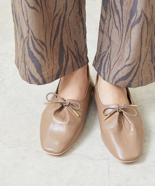 menue（メヌエ）の「2wayスクエアトゥレースアップシューズ（ドレスシューズ・レディース・ブラック/アイボリー/グレイッシュベージュ・22.0cm/22.5cm/23.5cm/25.0cm/21.5cm/23.0cm/24.5cm/25.5cm/26.0cm/24.0cm）」の10枚目の写真