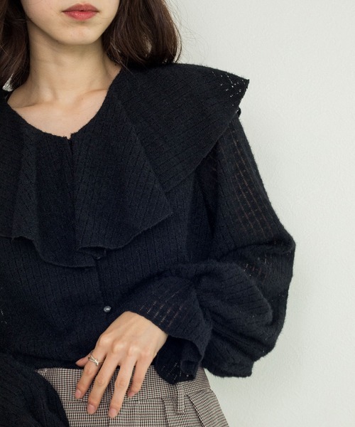 w closet(ダブルクローゼット)の「起毛レースラッフルブラウス(シャツ/ブラウス・レディース・アイボリー/ブルー/ブラック・FREE)」の11枚目の写真