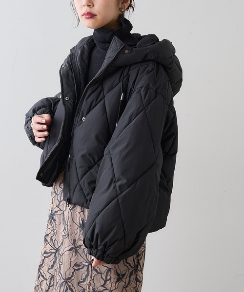 natural couture（ナチュラルクチュール）の「【WEB限定カラー有り】マイクロタフタダイヤキルト中綿ジャケット（ダウンジャケット/コート・レディース・アイボリー/ブラック/グレイッシュベージュ/ミント・FREE）」の3枚目の写真