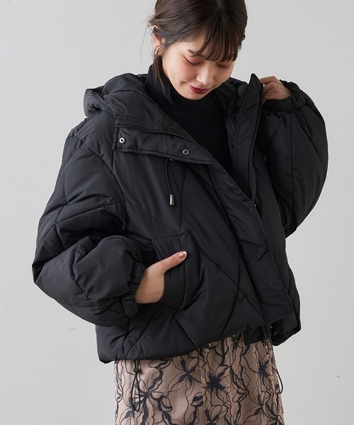 natural couture（ナチュラルクチュール）の「【WEB限定カラー有り】マイクロタフタダイヤキルト中綿ジャケット（ダウンジャケット/コート・レディース・アイボリー/ブラック/グレイッシュベージュ/ミント・FREE）」の21枚目の写真