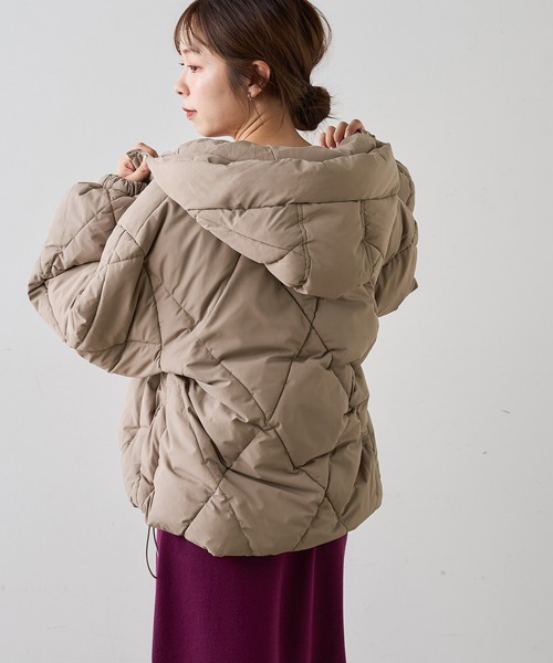 natural couture（ナチュラルクチュール）の「【WEB限定カラー有り】マイクロタフタダイヤキルト中綿ジャケット（ダウンジャケット/コート・レディース・アイボリー/ブラック/グレイッシュベージュ/ミント・FREE）」の16枚目の写真