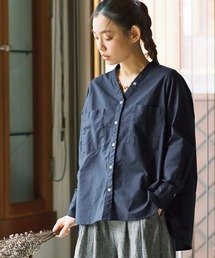 and myera Vネックブラウス