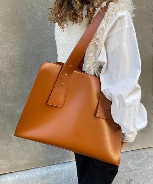 loti（ロティ）の「WEB限定 loti パソコン収納マルチBAG（ハンドバッグ・レディース・ブラック/ブラウン・ONE SIZE）」の7枚目の写真