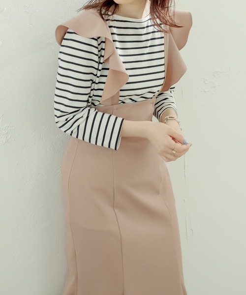 natural couture（ナチュラルクチュール）の「【WEB限定】ラッフル2WAYジャンバースカート（ジャンパースカート・レディース・ブラック/グレー/アイボリー/ピンクベージュ・FREE）」の4枚目の写真