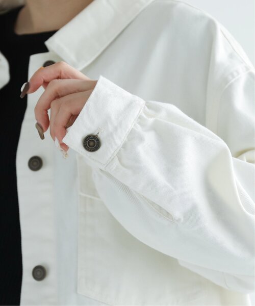 RAY CASSIN(レイカズン)の「カラーツイルボリューム袖ビッグGジャン(デニムジャケット・レディース・キナリ/グレイッシュベージュ/ワンウォッシュ・FREE)」の10枚目の写真