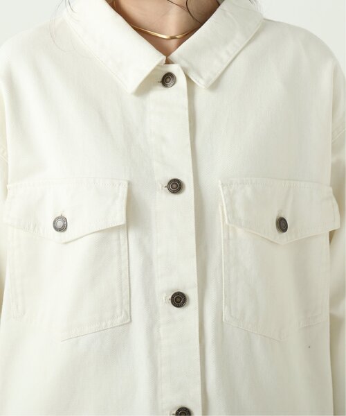 RAY CASSIN(レイカズン)の「カラーツイルボリューム袖ビッグGジャン(デニムジャケット・レディース・キナリ/グレイッシュベージュ/ワンウォッシュ・FREE)」の8枚目の写真