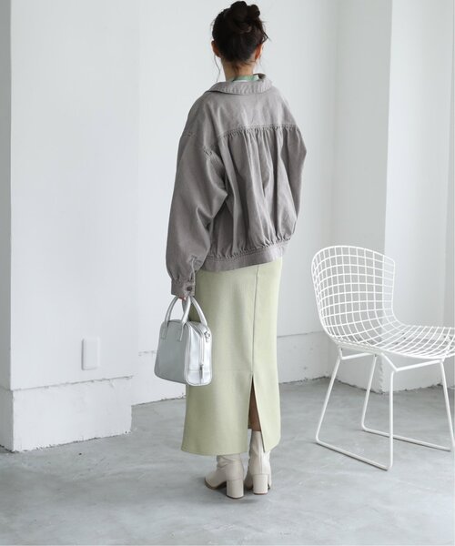 RAY CASSIN(レイカズン)の「カラーツイルボリューム袖ビッグGジャン(デニムジャケット・レディース・キナリ/グレイッシュベージュ/ワンウォッシュ・FREE)」の9枚目の写真