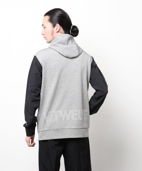 V12(ヴィ トゥエルヴ)の「HALF LOGO ZIP HOODIE(その他アウター・メンズ・ブラック/グレー・M/L/XL)」の9枚目の写真
