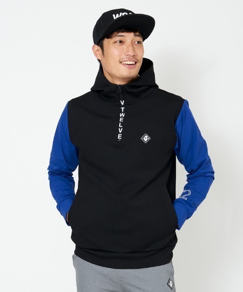 V12(ヴィ トゥエルヴ)の「HALF LOGO ZIP HOODIE(その他アウター・メンズ・ブラック/グレー・M/L/XL)」の2枚目の写真