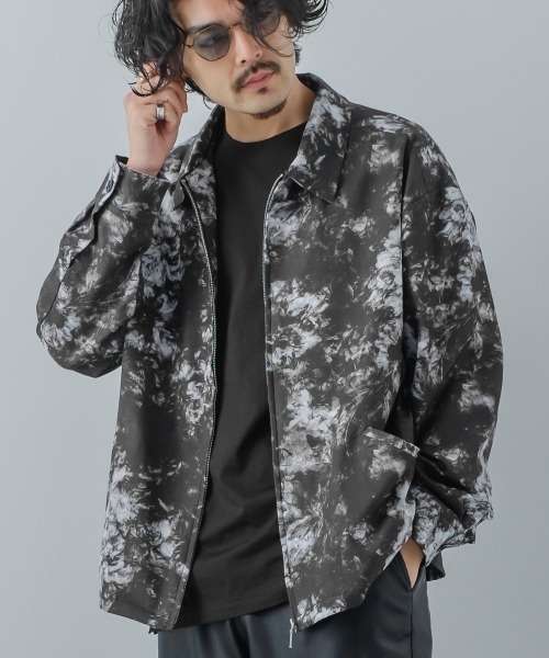 improves（インプローブス）の「とろみジョーゼット 総柄プリント 総裏 ジップ ジャケット セットアップ対応（ブルゾン・メンズ・ブラック/B/ライトグレー/ブルー/グリーン/A・LARGE/MEDIUM）」の2枚目の写真
