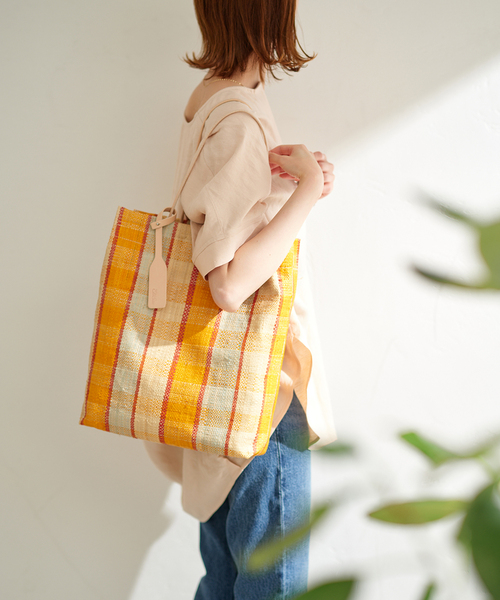 EleSac（エルサック）の「【ELESAC/エルサック】PAPIRO L：トートバッグ（トートバッグ・レディース・ブラウン/イエロー/ピンク/ブラック/ベージュ/パープル/ライトグレー/ライトグリーン・FREE）」の7枚目の写真