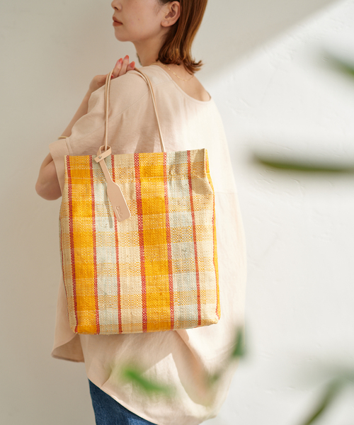 EleSac（エルサック）の「【ELESAC/エルサック】PAPIRO L：トートバッグ（トートバッグ・レディース・ブラウン/イエロー/ピンク/ブラック/ベージュ/パープル/ライトグレー/ライトグリーン・FREE）」の11枚目の写真