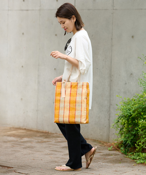 EleSac（エルサック）の「【ELESAC/エルサック】PAPIRO L：トートバッグ（トートバッグ・レディース・ブラウン/イエロー/ピンク/ブラック/ベージュ/パープル/ライトグレー/ライトグリーン・FREE）」の15枚目の写真