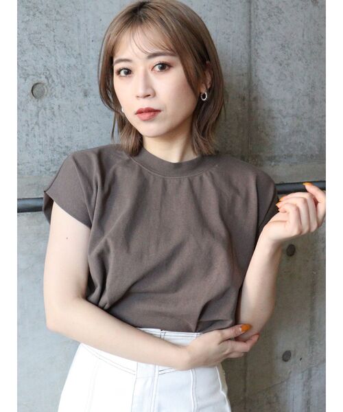 MURUA(ムルーア)の「ヘムタックタンクトップ(タンクトップ・レディース・ブラック/モカ/ホワイト/ダークグリーン/ベージュ・FREE)」の3枚目の写真