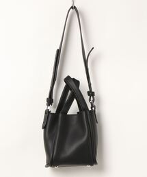 KOBE LETTUCE | ポーチ・ショルダーストラップ付きキューブミニバッグ(ハンドバッグ)