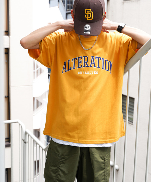 VENCEEXCHANGE(ヴァンスエクスチェンジ)の「アクセ付きプリントTシャツアンサンブル(Tシャツ/カットソー・メンズ・ネイビー/オフホワイト/イエロー・M/L)」の3枚目の写真