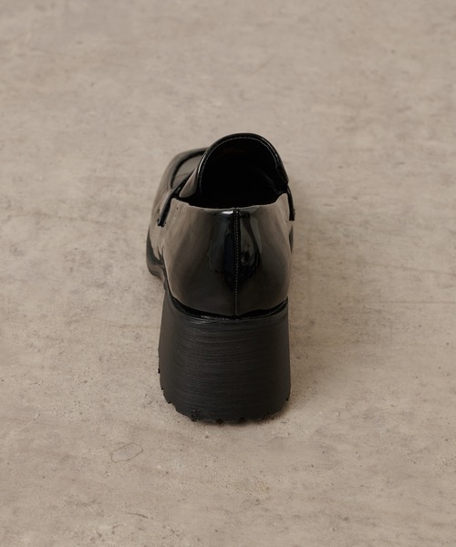 Omekashi（オメカシ）の「エナメルスクエアローファー（ローファー・レディース・ブラック・M/L/LL）」の11枚目の写真