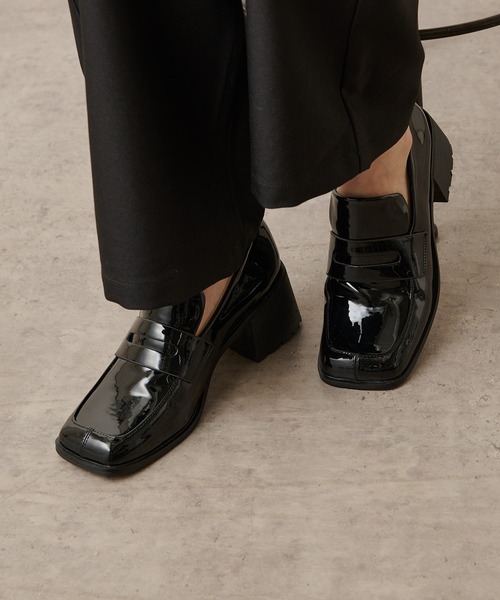 Omekashi（オメカシ）の「エナメルスクエアローファー（ローファー・レディース・ブラック・M/L/LL）」の2枚目の写真