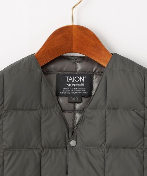 TAION（タイオン）の「＜TAION＞ Vネック ボタン ベスト 110-140cm（ダウンベスト・キッズ・ブラック/オリーブ/オフホワイト/ダークグレー/ライトブルー・110cm/140cm/120cm/130cm）」の7枚目の写真