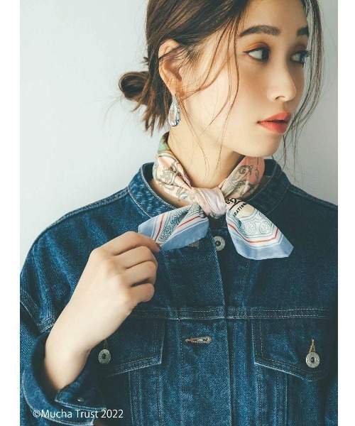 IEDIT（イディット）の「ＩＥＤＩＴ　繊細で優美なミュシャの世界を楽しむ　コットンマルチクロス（バンダナ/スカーフ・レディース・その他1/その他2・ONE SIZE）」の4枚目の写真