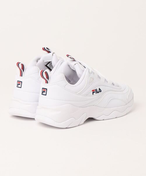 FILA(フィラ)の「フィラレイ / FILARAY ST / 厚底スニーカー(スニーカー・レディース・ホワイト・22.5cm/23.5cm/24.5cm/25.5cm/23.0cm/24.0cm/25.0cm/26.5cm/27.0cm/27.5cm/28.0cm/26.0cm)」の2枚目の写真