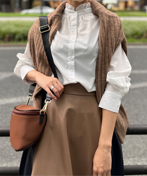 Chez toi（シェトワ）の「ネックフリル裾ラウンドシャツ（シャツ/ブラウス・レディース・ネイビー/オフホワイト/ブルー・FREE）」の21枚目の写真