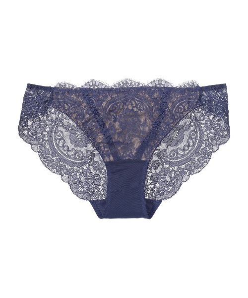 PEACH JOHN（ピーチジョン）の「【総レースで洋服にラインが響きにくい】ま～るく盛れる着やせショーツ（ショーツ・レディース・ホワイト/ブラック/ピンク/ラベンダー/ボルドー/コーラル/グリーン/ベージュ/ネイビー/レッド/ブラウン/ライラック/ブルー・MEDIUM/SMALL/LARGE）」の6枚目の写真